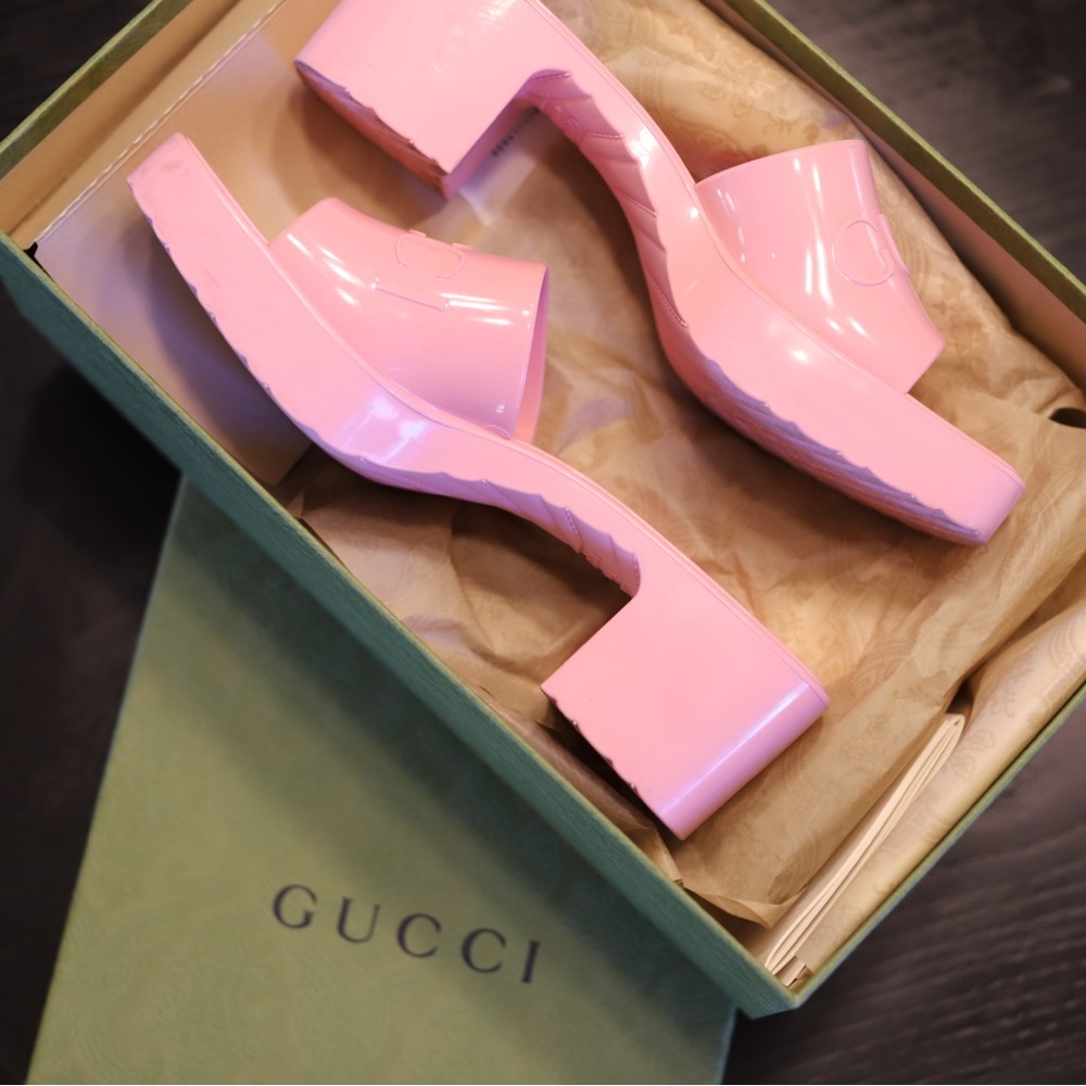 Pink Gucci Jelly Slides